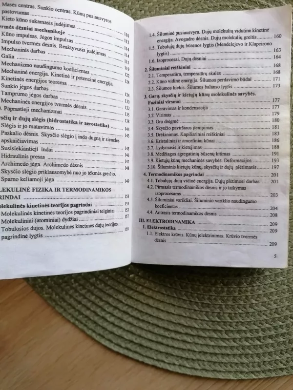 Fizikos žinynas moksleiviams - Vaidotas Mockus, knyga 5