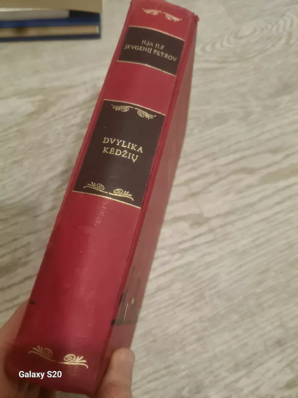 Dvylika kėdžių - Ilja Ilf, Jevgenij  Petrov, knyga 3