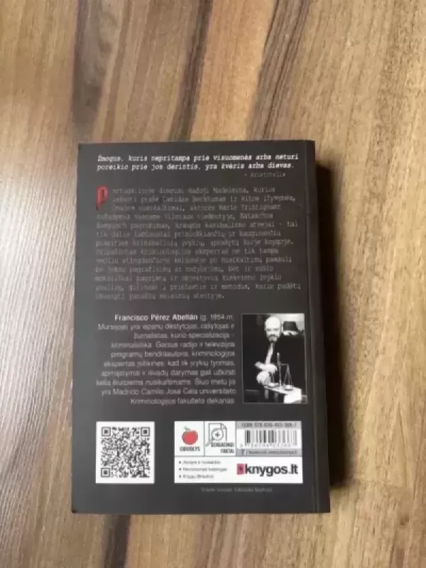 Garsiausi pasaulio nusikaltimai ir nusikaltėliai - Autorių Kolektyvas, knyga 3