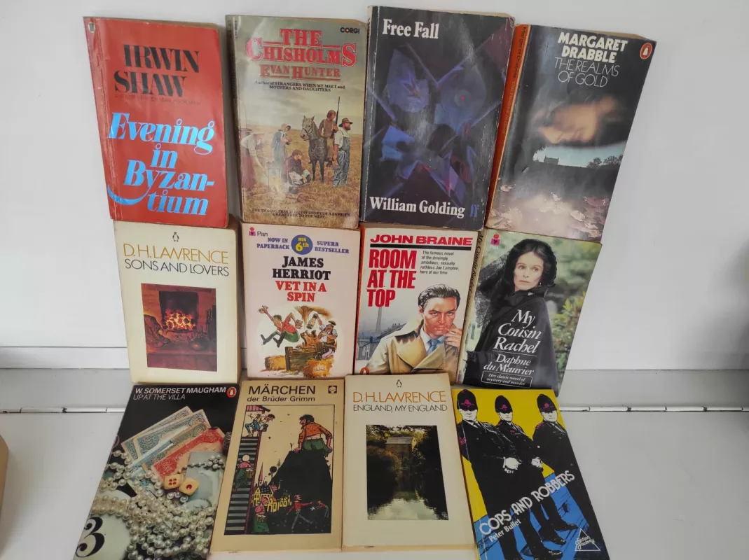 Knygos anglų kalba - Autorių Kolektyvas, knyga 4