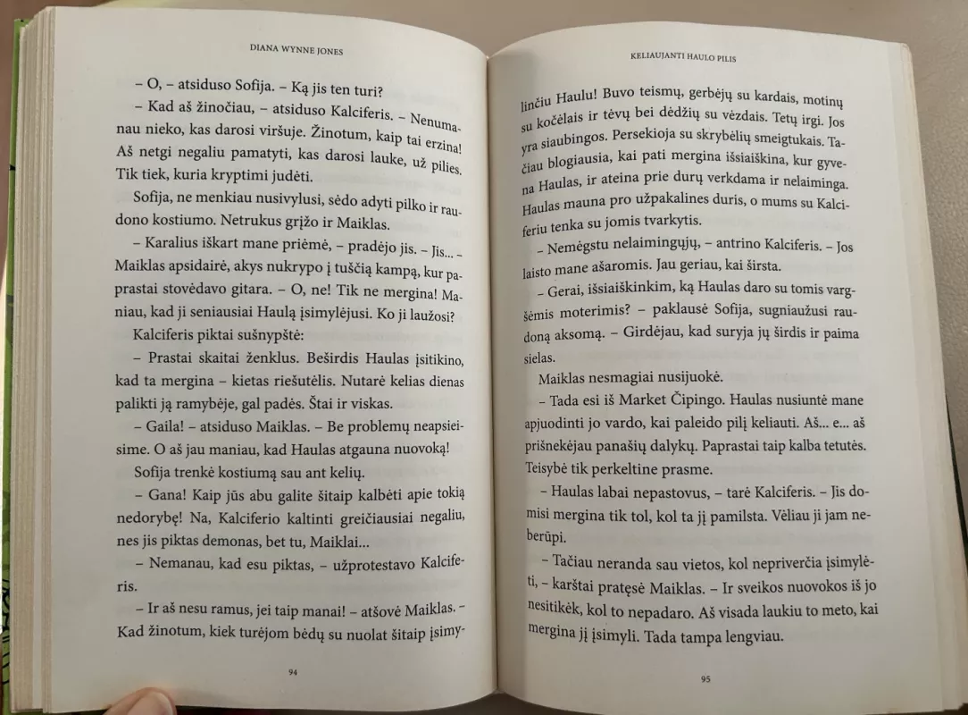 Keliaujanti Haulo pilis - Diana Wynne Jones, knyga 6