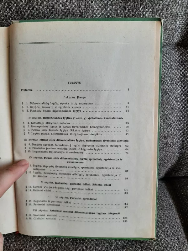 Diferencialinės lygtys - V. Paulauskas ir P. Golokvosčius, knyga 5