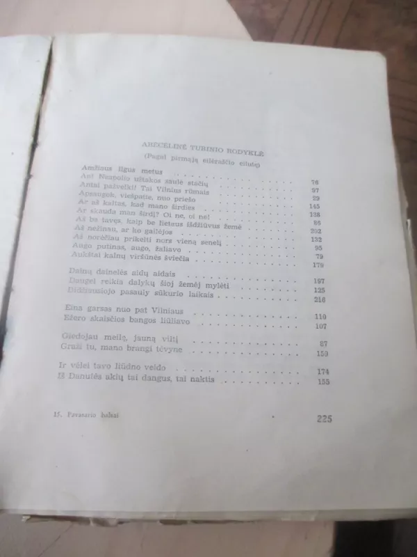 Pavasario balsai -  Maironis, knyga 5