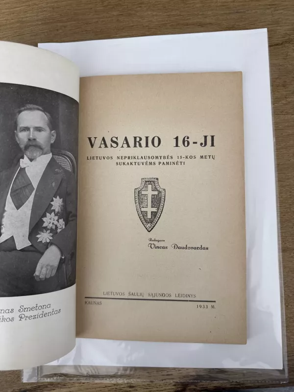 VASARIO 16 - Autorių Kolektyvas, knyga 3