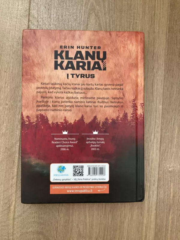 Klanų kariai Į tyrus - Erin Hunter, knyga 4