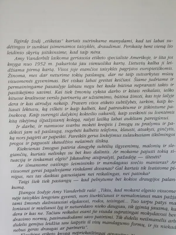 Viskas apie etiketą - Amy Vanderbilt, knyga 3