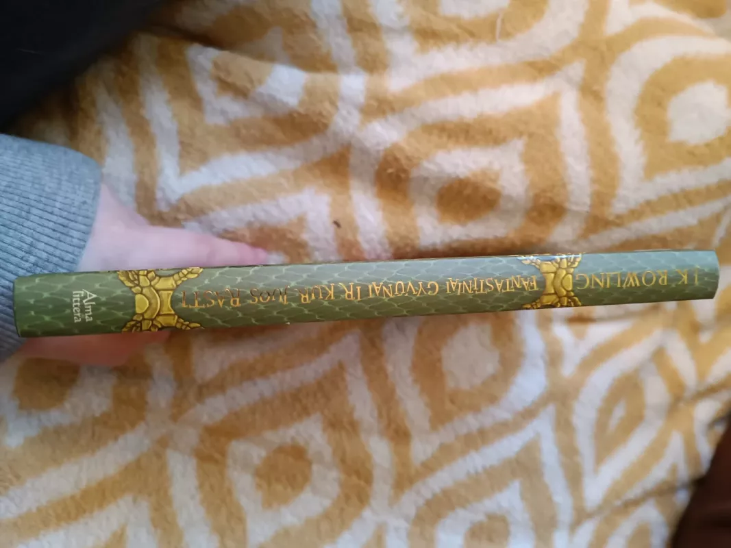 Fantastiniai gyvūnai ir kur juos rasti. Hogvartso bibliotekos knyga - J. K. Rowling, knyga 3