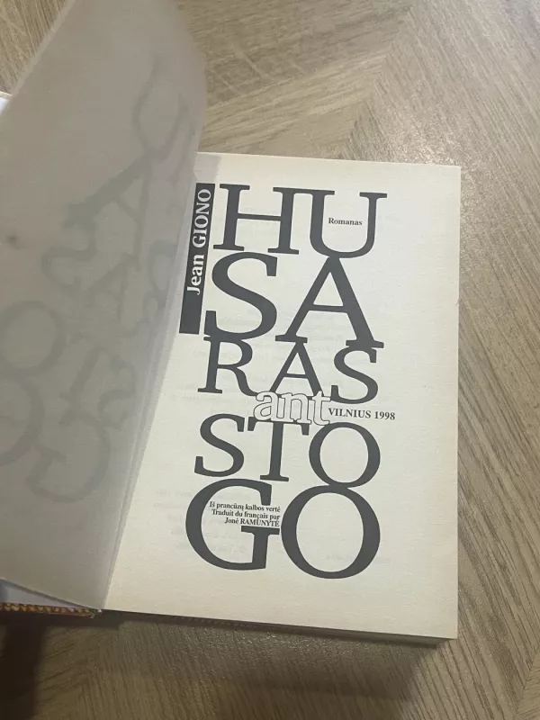 Husaras ant stogo - Jean Giono, knyga 3