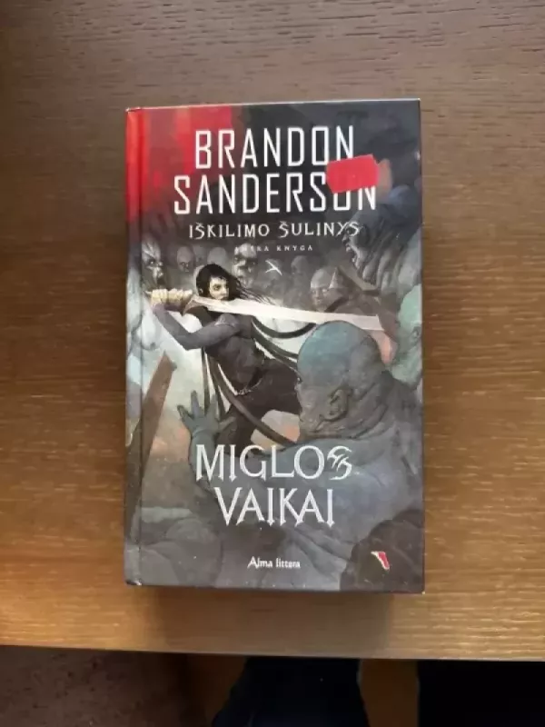 Iškilimo šulinys. Miglos vaikai. 2 knyga - Brandon Sanderson, knyga 2