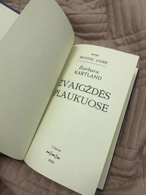 Žvaigždės plaukuose - Barbara Cartland, knyga 5