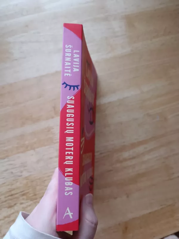 Suaugusių moterų klubas - Lavija Šurnaitė, knyga 3