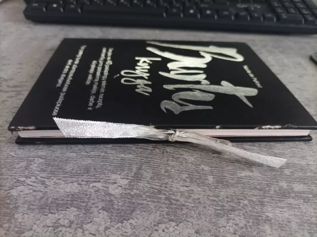 Burtų knyga - Nicola de Pulford, knyga 3