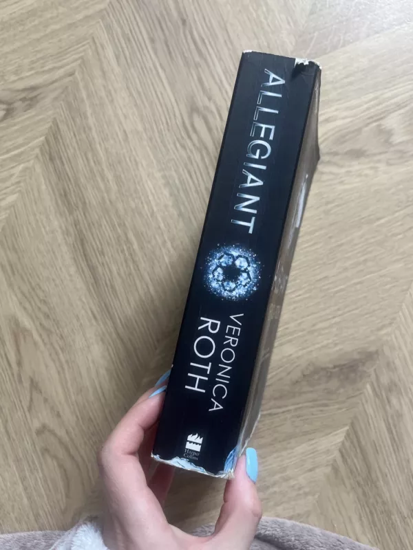 Allegiant  (Divergent Series) - Roth Veronica, knyga 4