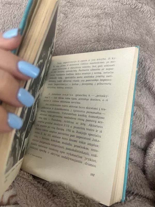 Šimtas teatro mįslių - Petronėlė Česnulevičiūtė, knyga 3