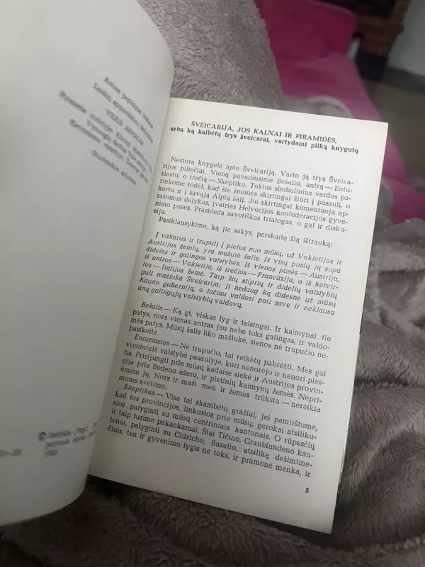 Šveicarų piramidžių papėdėje - Autorių Kolektyvas, knyga 4