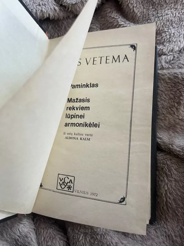 Paminklas. Mažasis rekviem lūpinei armonikėlei - Enas Vetema, knyga 3