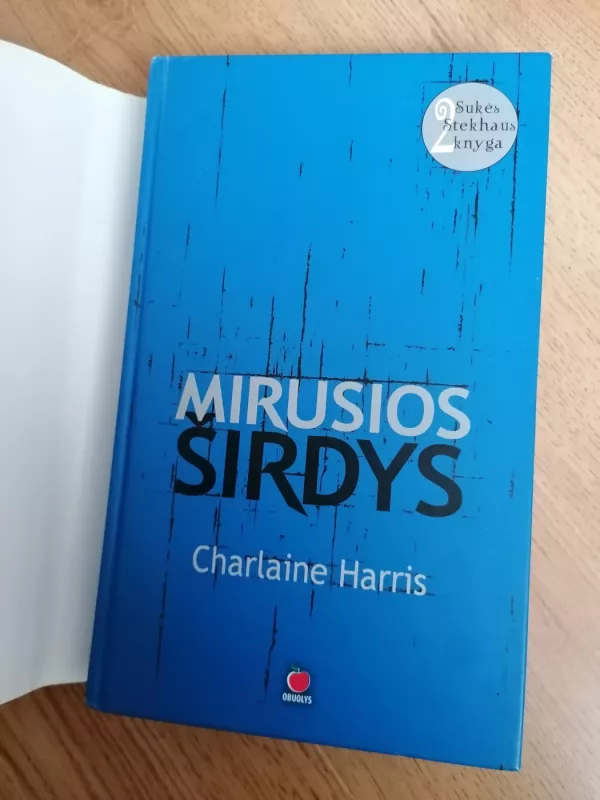 Mirusios širdys - Charlaine Harris, knyga 3