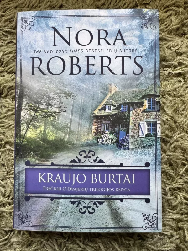 Kraujo burtai - Nora Roberts, knyga 2