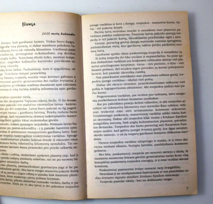 Garbės fakelas - Roger MacBride Allen, knyga 6