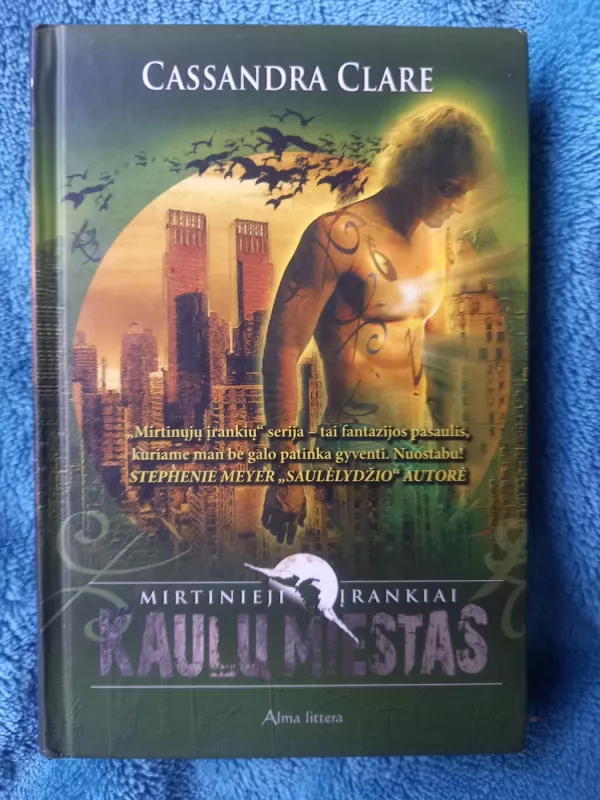 Kaulų miestas, Pelenų miestas, Stiklo miestas - clare cassandra, knyga 4
