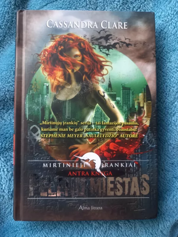 Kaulų miestas, Pelenų miestas, Stiklo miestas - clare cassandra, knyga 5