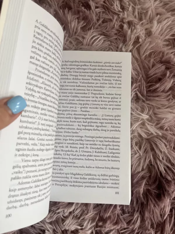 Neužmirštami metai - Ona Mikalaitė, knyga 4