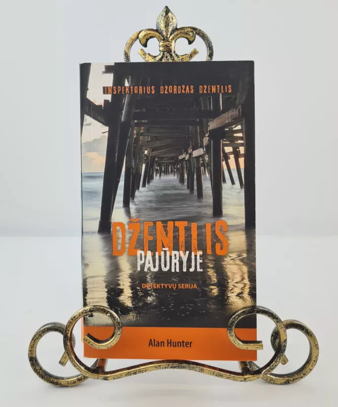 Džentlis pajūryje - Alan Hunter, knyga 3