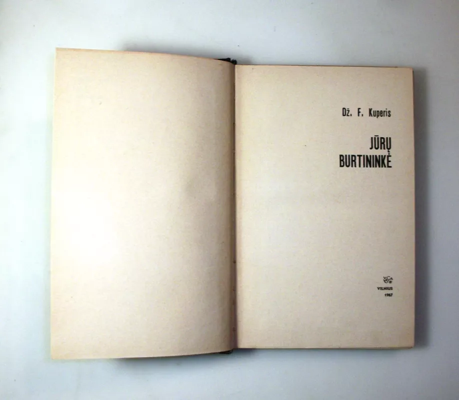 Jūrų burtininkė - Dž. F. Kuperis, knyga 5