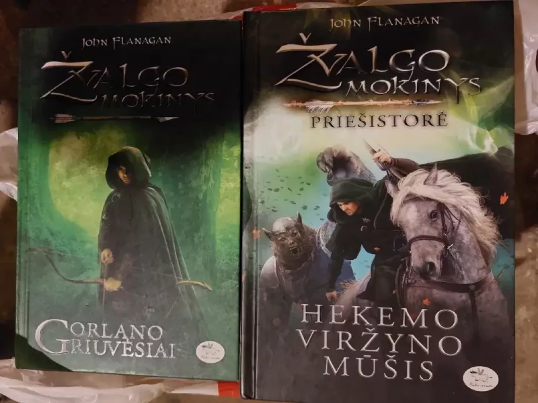 Žvalgo mokinys 1-2 dalys. Gorlano griuvėsiai ir Hekemo viržyno mūšis - John Flanagan, knyga