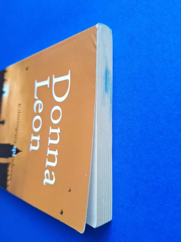 Kilmingųjų spindesys - Donna Leon, knyga 5