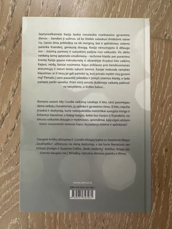 Parinktieji - Ally Condie, knyga 3