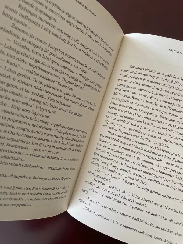 Kai dievai juokiasi - Aleksandra Marinina, knyga 6