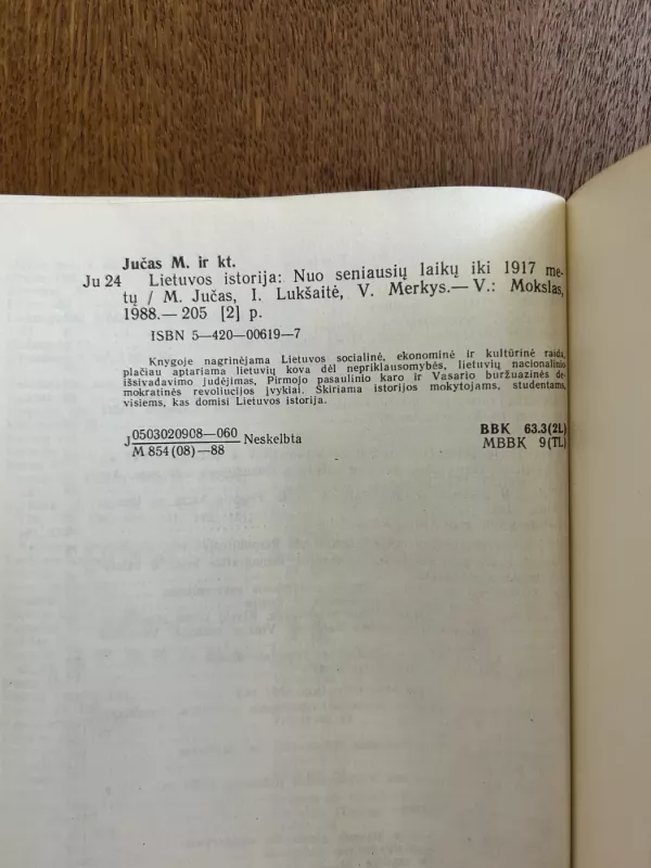 Lietuvos istorija nuo seniausiu laiku iki 1917 m. - Autorių Kolektyvas, knyga 4