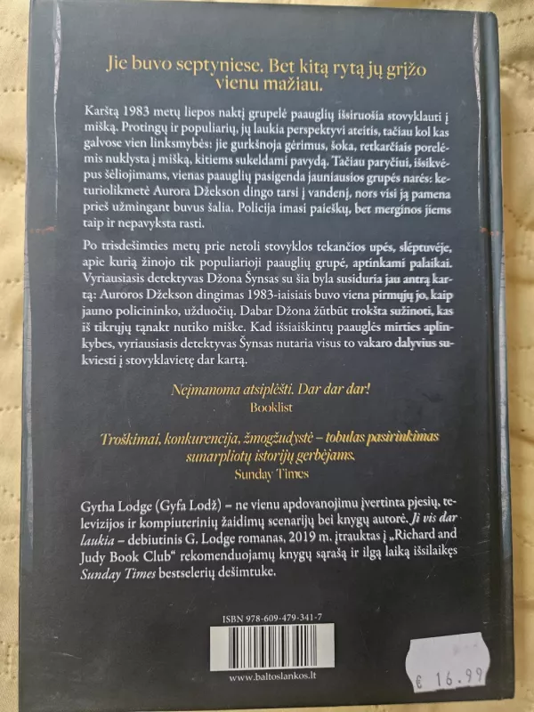 Ji vis dar laukia - Gytha Lodge, knyga 4