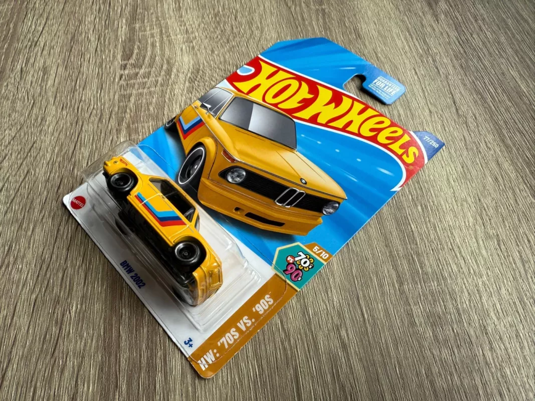 BMW 2002 Hot Wheels Long Card - , namai ir interjeras 4