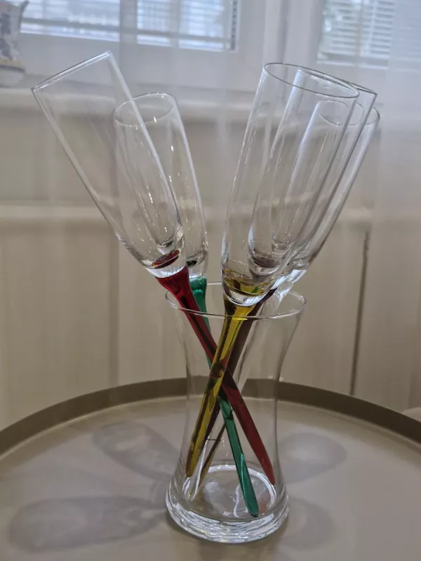 Indas su šampano taurėmis - , namai ir interjeras 2