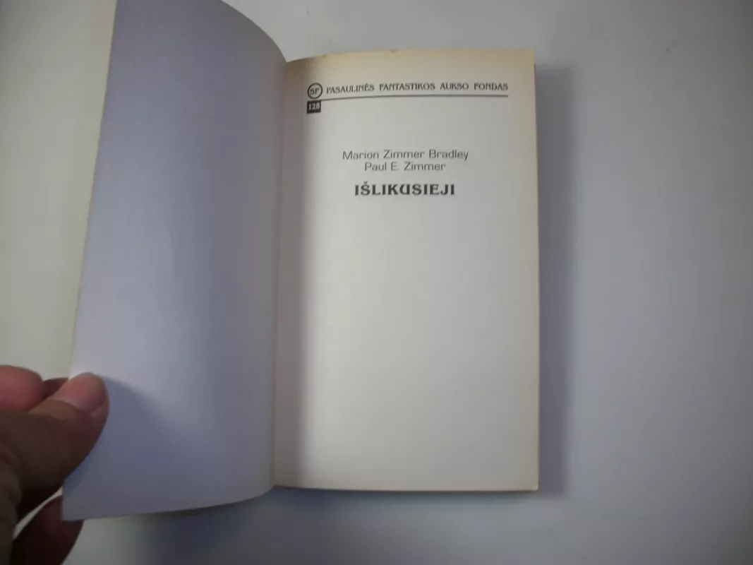 Nematomas karys (180) - Chris Bunch, knyga 6