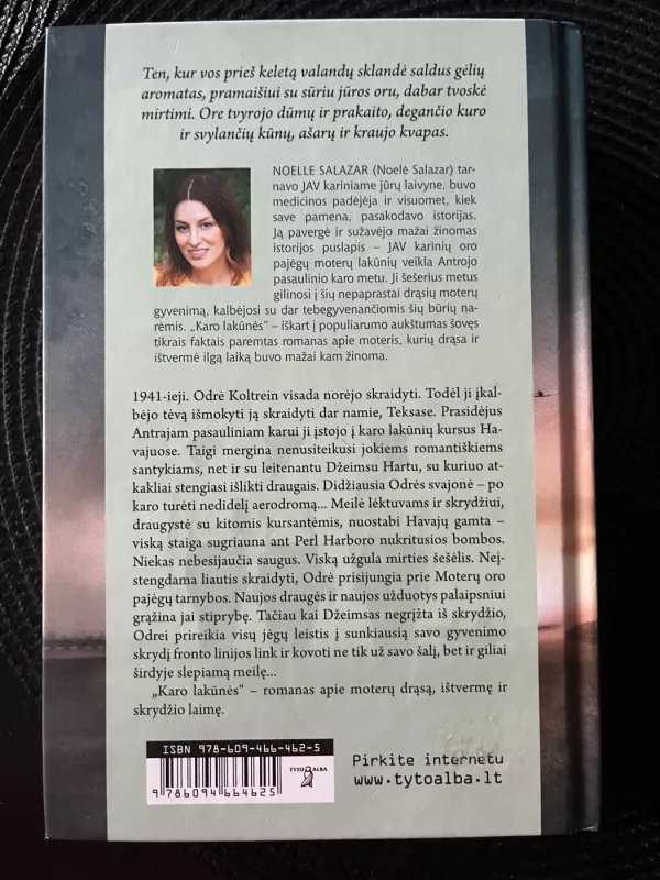 Karo lakūnės - Noelle Salazar, knyga 3