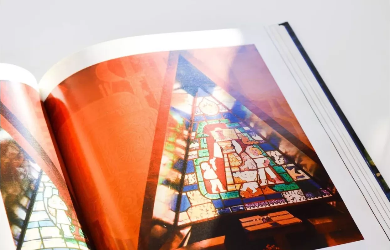 Modern Lithuanian stained glass - L. Ramanauskaitė, knyga 2