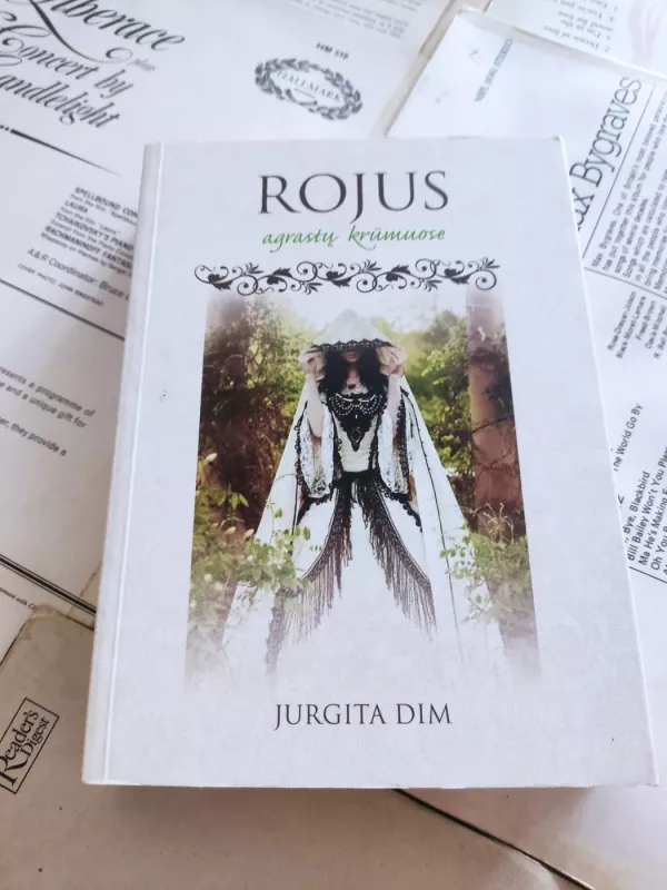 Rojus agrastų krūmuose - Jurgita Dim, knyga 3