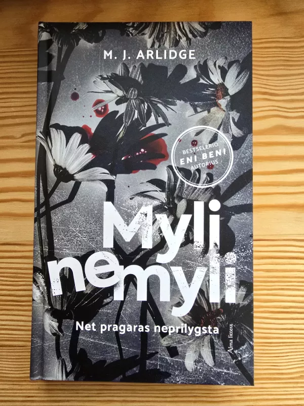 Myli nemyli - M.J. Arlidge, knyga 2