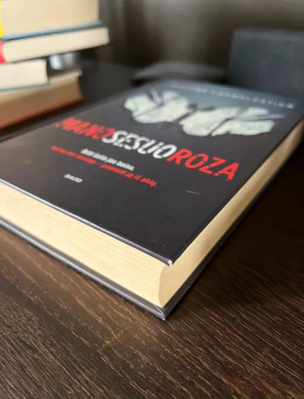 Mano sesuo Roza - Justine Larbalestier, knyga 4