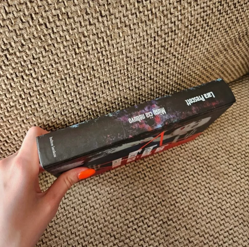 Mūsų čia nebuvo - Lara Prescott , knyga 6