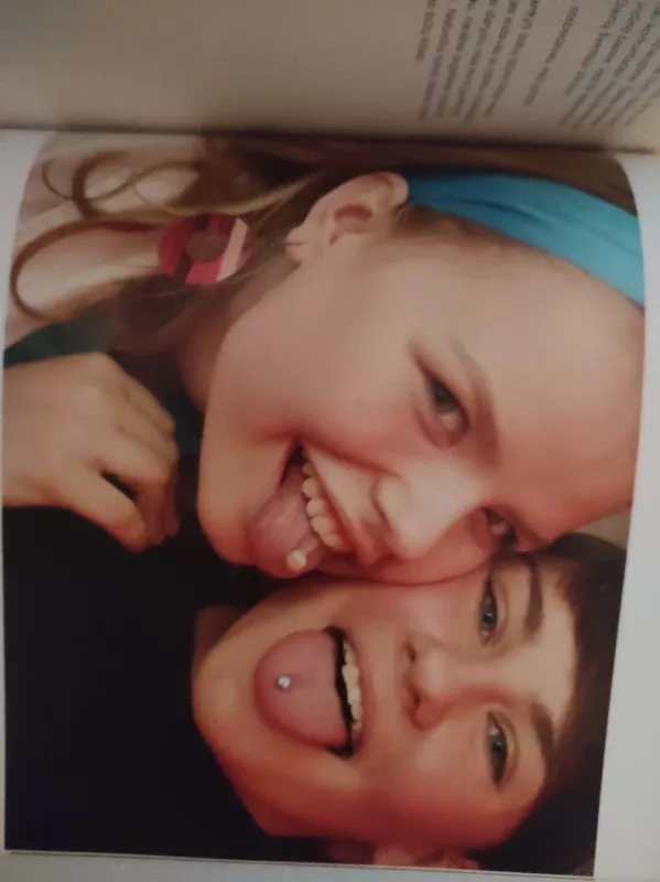 Veidai ir pasaulis - AUTORIAI ĮVAIRŪS, knyga 3