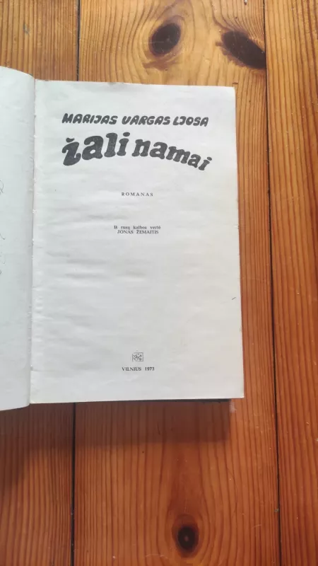 Žali namai - Autorių Kolektyvas, knyga 6