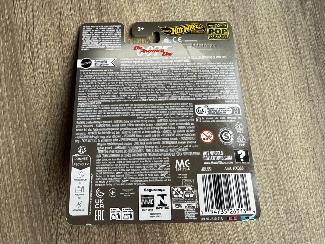 Aston Martin Vanquish Die Another Day 007 Hot Wheels Premium - , namai ir interjeras 6