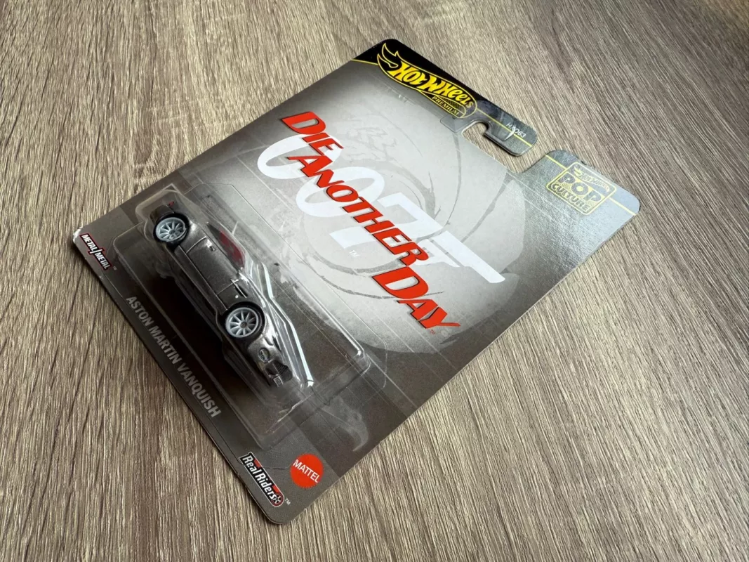 Aston Martin Vanquish Die Another Day 007 Hot Wheels Premium - , namai ir interjeras 4