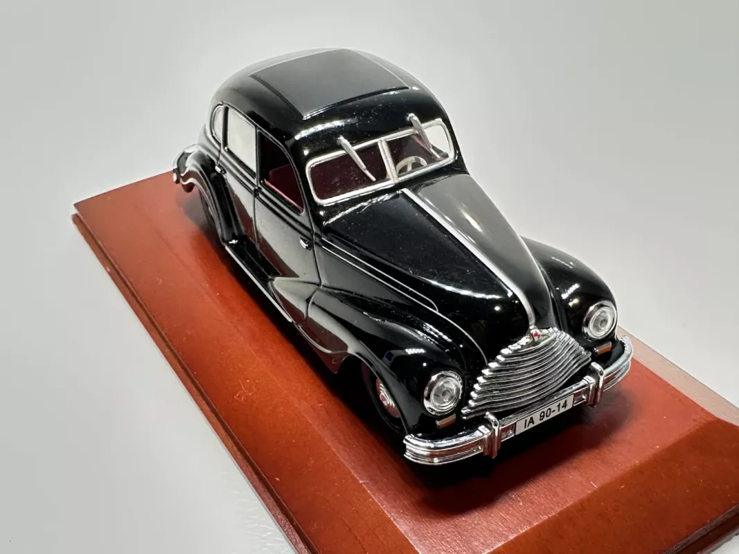 EMW 340 Limousine (BMW) 1:43 Atlas DDR - , namai ir interjeras 6