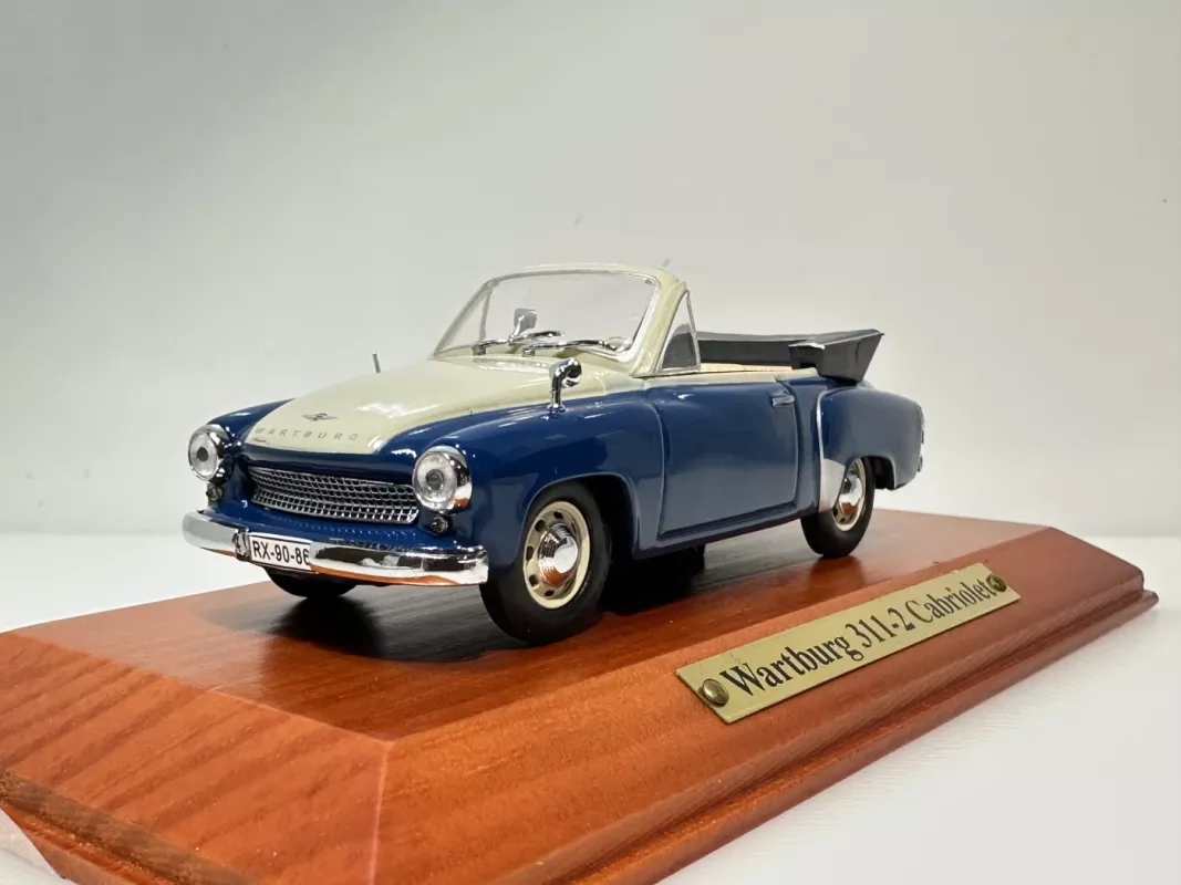 Wartburg 311-2 Cabriolet mėlyna/rusva 1:43 Atlas DDR - , namai ir interjeras 4