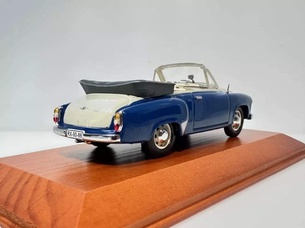 Wartburg 311-2 Cabriolet mėlyna/rusva 1:43 Atlas DDR - , namai ir interjeras 6